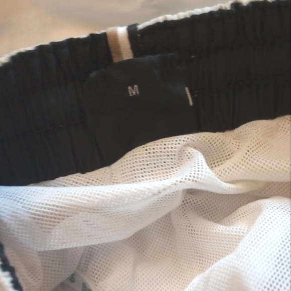 Hugo Boss Shorts - Picture 11 of 13